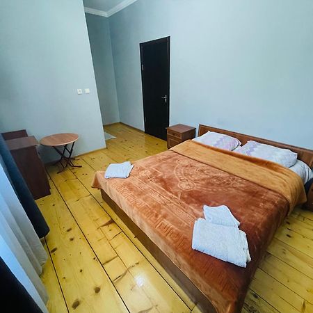 Guesthouse Am Museum メスティア エクステリア 写真
