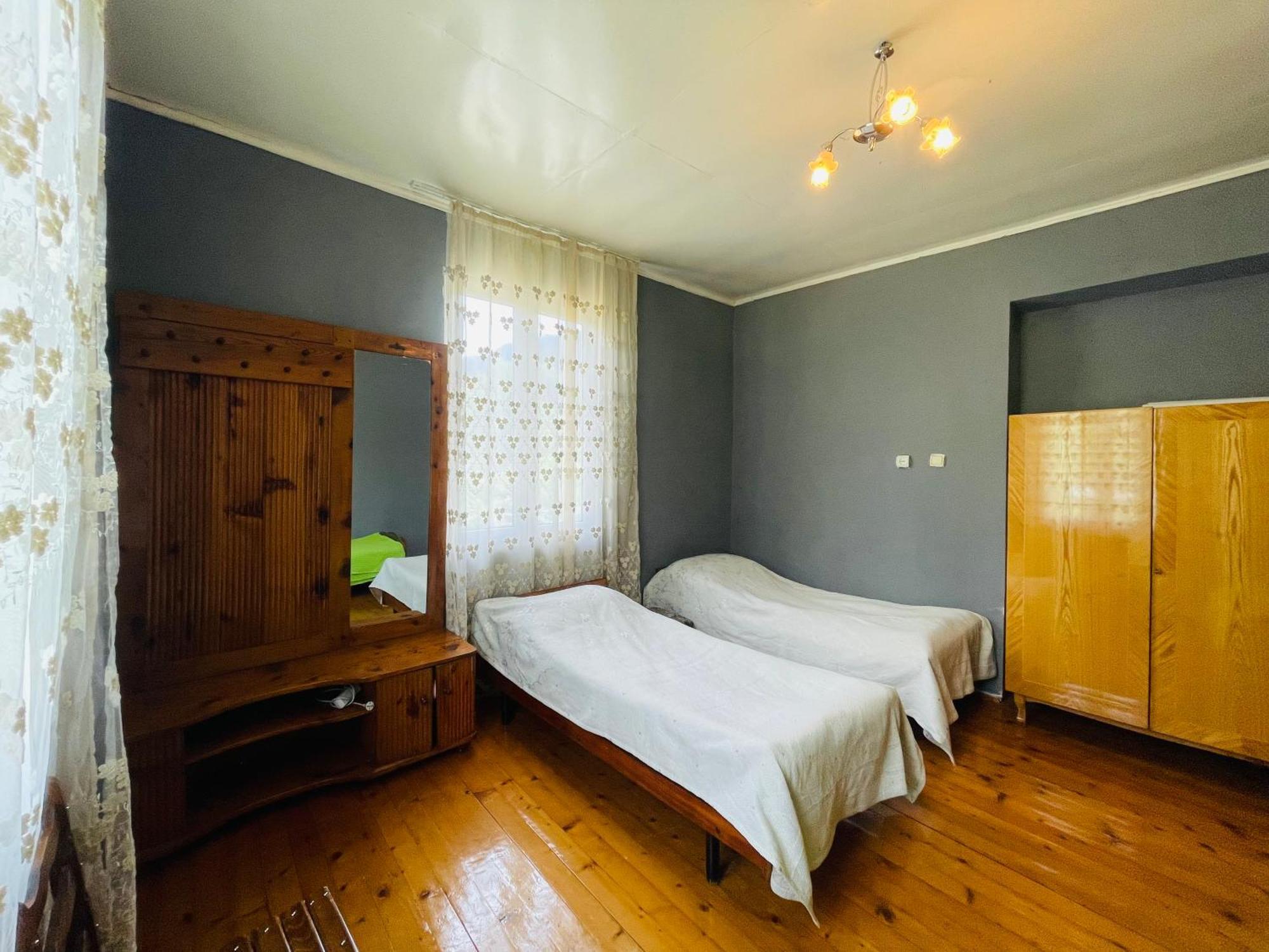 Guesthouse Am Museum メスティア エクステリア 写真