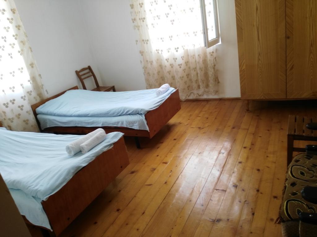 Guesthouse Am Museum メスティア エクステリア 写真